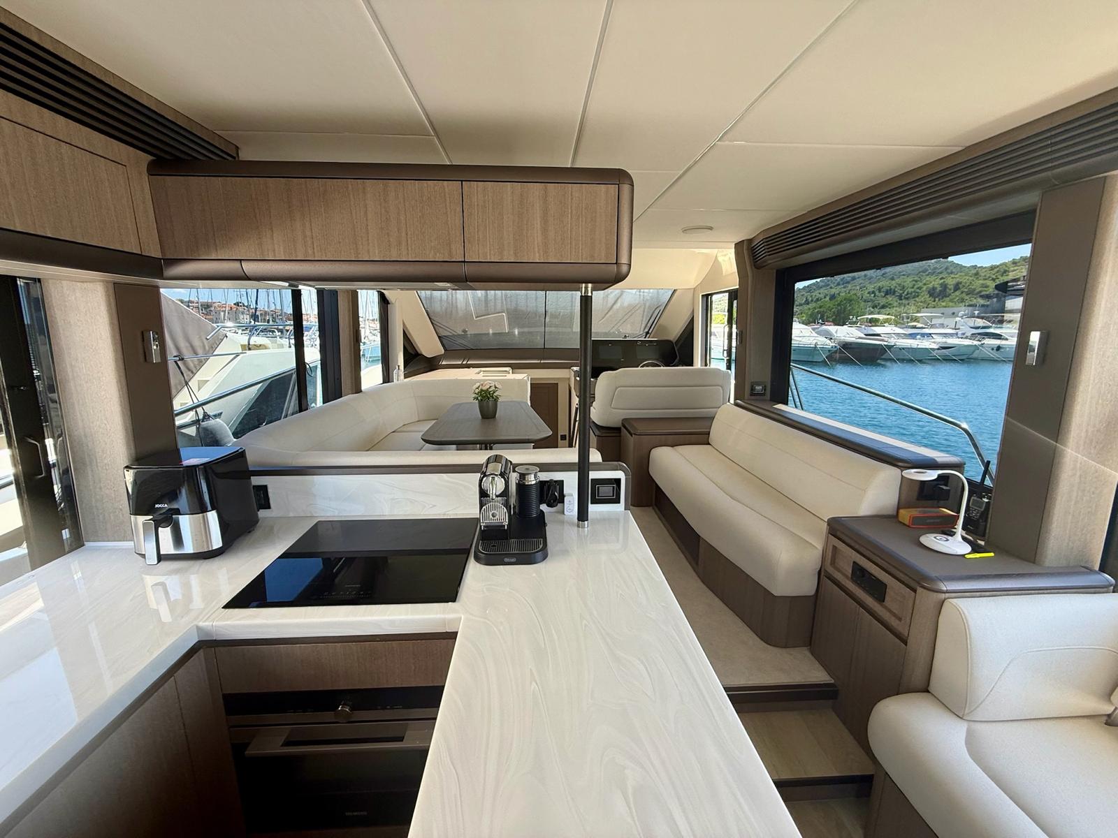 Galeon 560 Fly, 2024 image 13