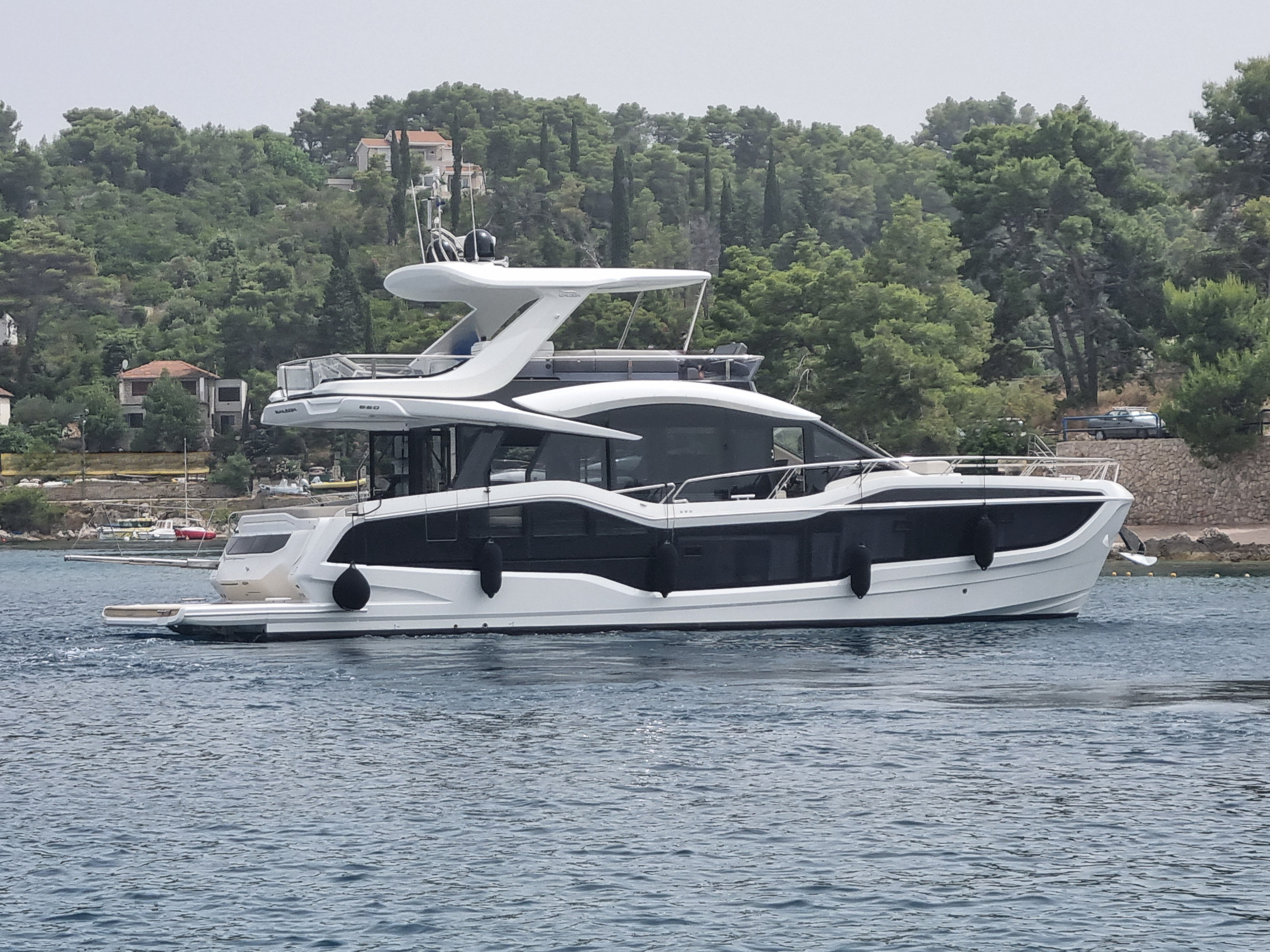 Galeon 560 Fly, 2024 image 1