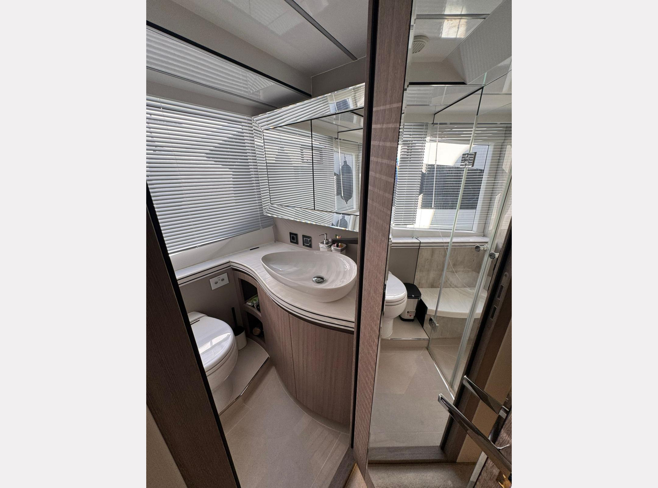 Galeon 560 Fly, 2024 image 24