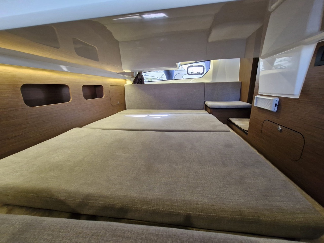 Beneteau Antares 11 Fly, 2022 image 13