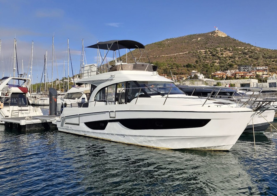 Beneteau Antares 11 Fly, 2022 image 1